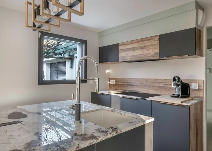 Maison Moderne Avec Jardin Pour 8 - *