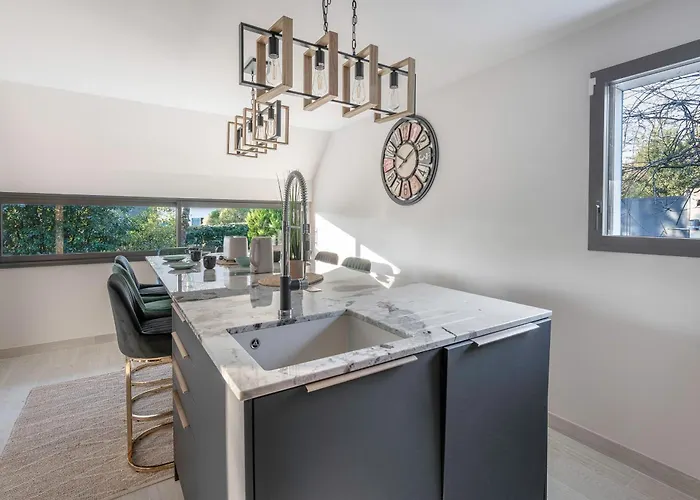 Maison Moderne Avec Jardin Pour 8 - Holiday home *